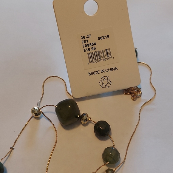 New Necklace & matching Earrings. 2021 - Picture 4 of 5